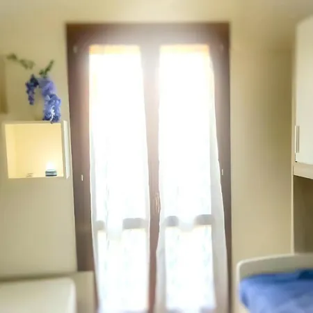 Bright In With Terrace And Garden View *
