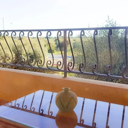 Bright In With Terrace And Garden View