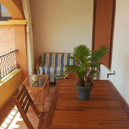 Bright In With Terrace And Garden View Pula